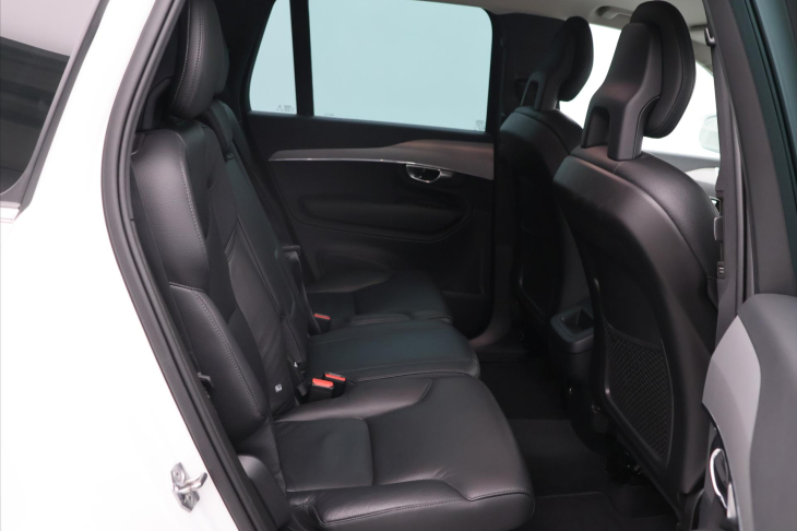 Volvo XC90 2,0 B5 173 kW AWD 7 Míst DPH CZ