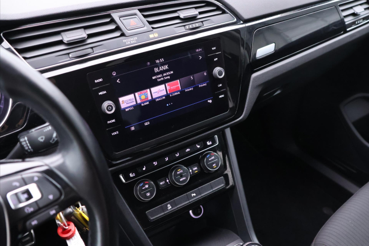 Volkswagen Touran 2,0 TDI 110kW Sound LED DPH