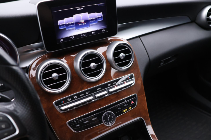 Mercedes-Benz Třídy C 2,1 220d 125kW Aut. Kůže LED