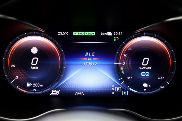 Mercedes-Benz Třídy C 2,0 300de 143kW AMG Night LED