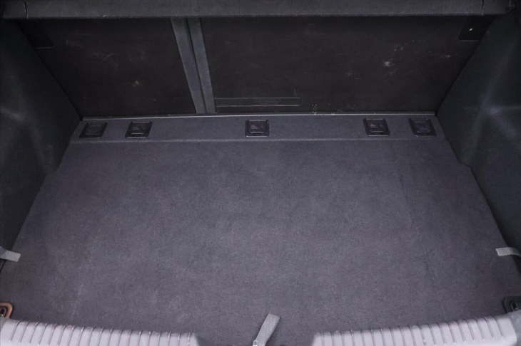 Hyundai i30 1,4 CVVT 73KW ENTRY CZ Serv.k.