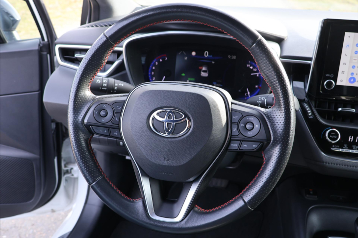 Toyota Corolla 1,8 Hybrid e-CVT 1.Maj DPH GR