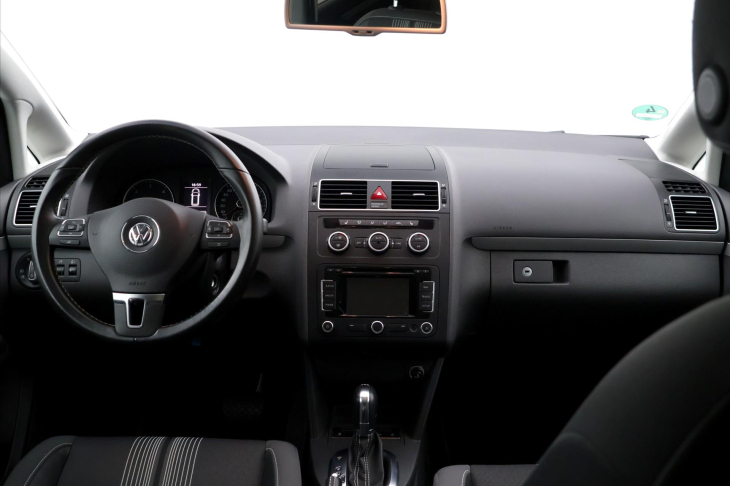 Volkswagen Touran 2,0 TDI 103kW DSG Match Panorama