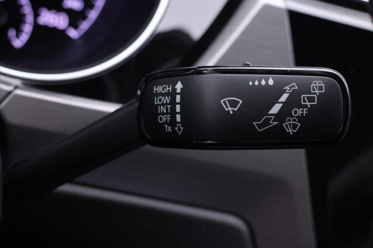 Volkswagen Touran 2,0 TDI 110kW DSG 1.Maj DPH