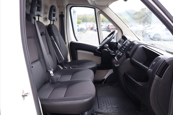 Peugeot Boxer 2,0 BlueHDi 120kW DPH L3H2 CZ