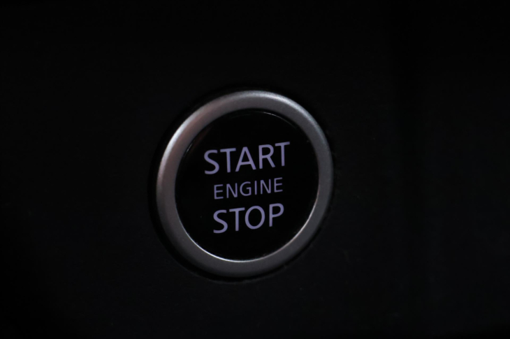 Nissan Qashqai 1,3 DIG-T MHEV Business Tažné