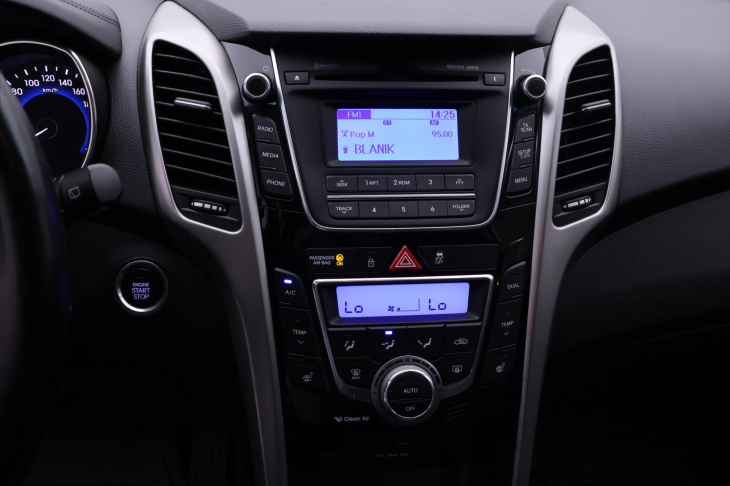 Hyundai i30 1,6 GDi 99kW Aut. CZ Weekend