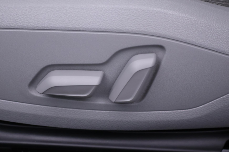 Audi A5 2,0 40TFSI 140kW Aut. LED Kůže