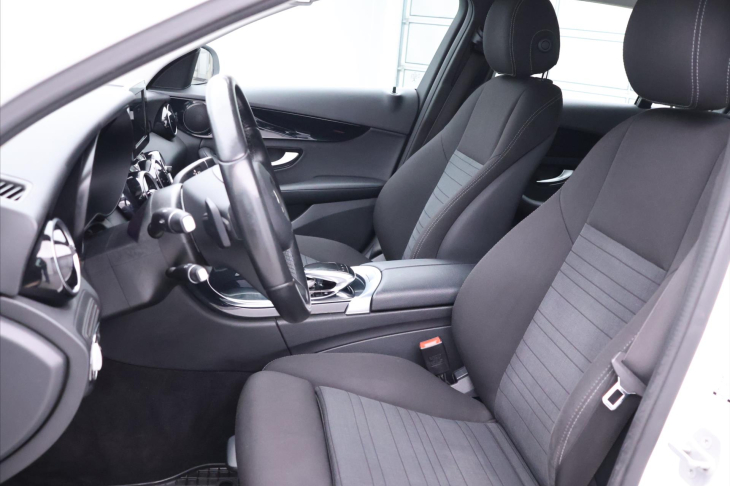 Mercedes-Benz Třídy C 2,1 200 D 100kW Automat Klima