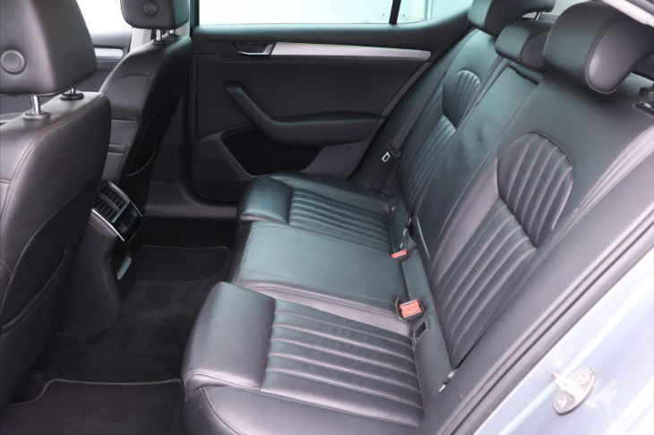 Škoda Superb 2,0 TDI 140kW DSG Style Kůže