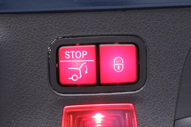 Mercedes-Benz CLA 2,0 35 AMG 225kW 4MATIC DPH CZ