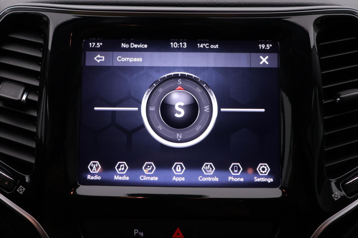 Jeep Cherokee 3,2 200kW AWD Kamera 1.Maj DPH