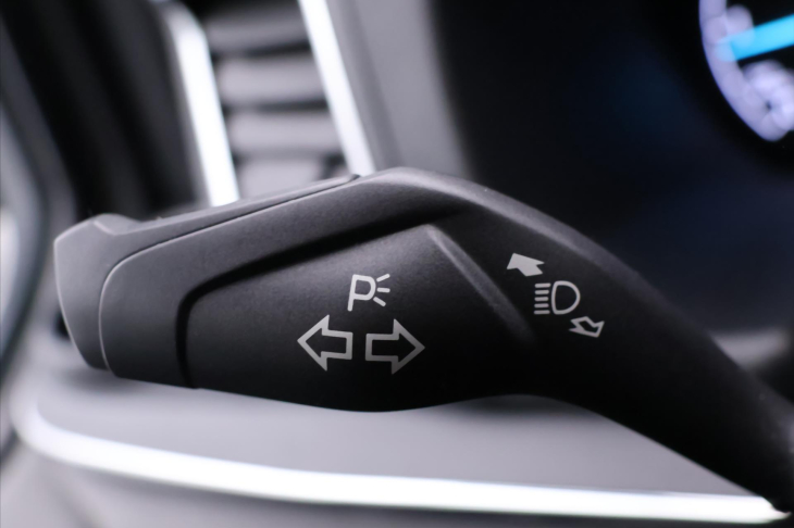 Ford Tourneo Custom 2,0 mHEV Titanium 8-Míst CZ