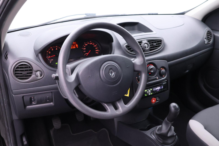 Renault Clio 1,2 i CZ 1.Majitel 9'250km