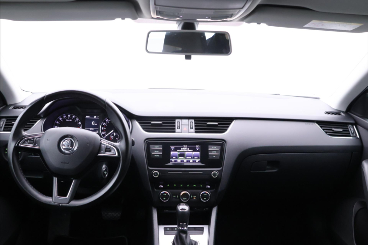 Škoda Octavia 1,6 TDI DSG CZ Style Kessy