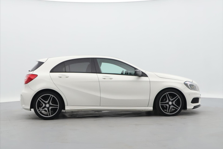 Mercedes-Benz Třídy A 1,6 200i Aut. AMG Prestige