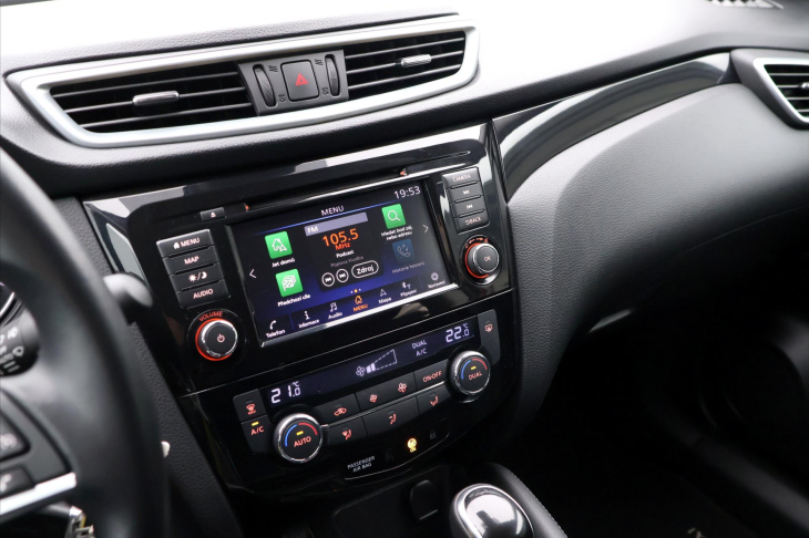 Nissan Qashqai 1,3 DIG-T 116kW DCT Shiro
