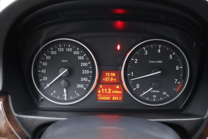 BMW Řada 3 3.0 325i 160kW Aut.klima