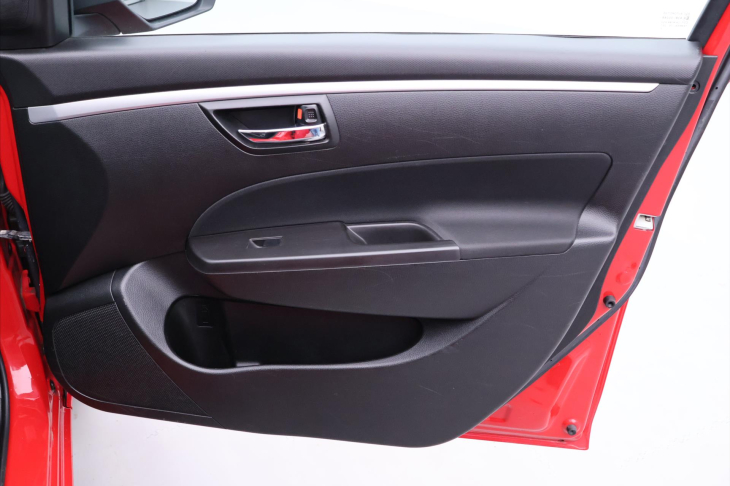 Suzuki Swift 1,2 VVT 69kW CZ klima tempomat