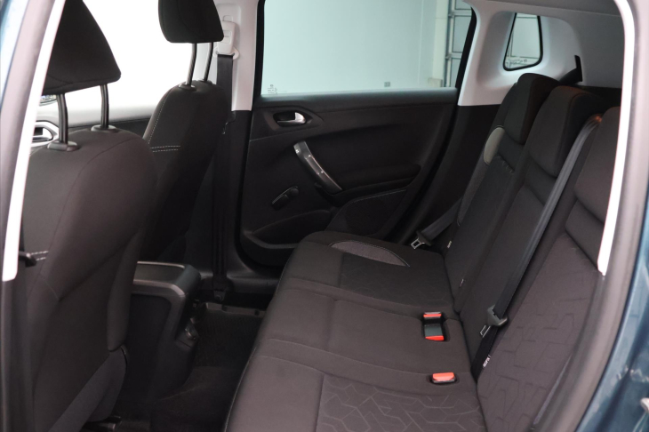Peugeot 2008 1,2 PT 110k Active Klima CZ