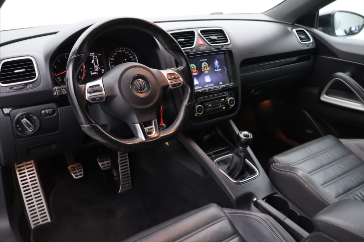 Volkswagen Scirocco 2,0 TSi 155 kW R-line bi-xenon