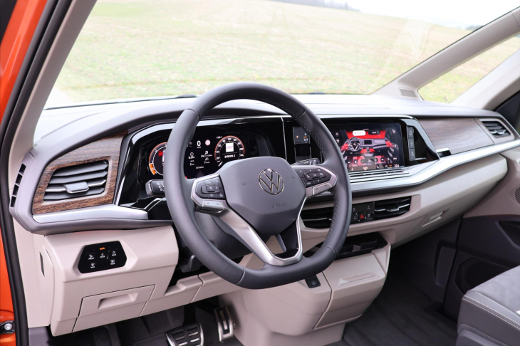 Volkswagen Multivan 2,0 TDI DSG Long Style 7-Míst