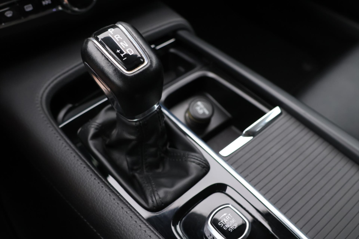 Volvo V90 2,0 T5 184kW Momentum CZ DPH
