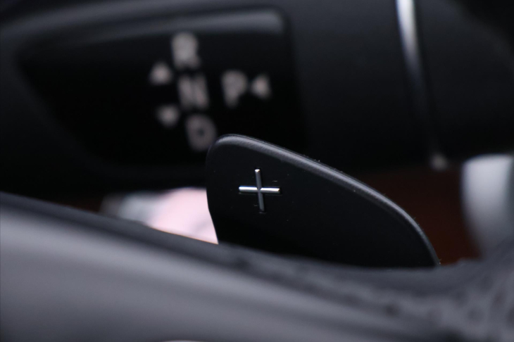 Mercedes-Benz Třídy E 2,0 220d 143kW 4Matic Aut. LED