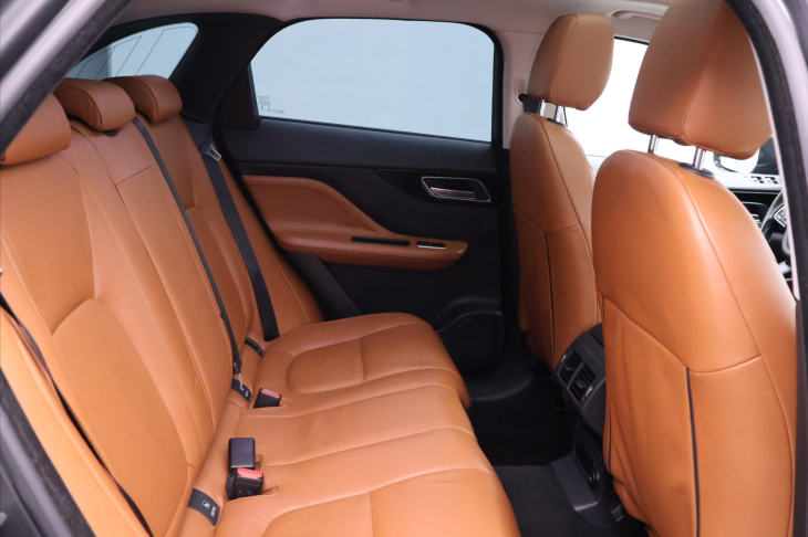 Jaguar F-Pace 2,0 132kW Auto Panorama 20d