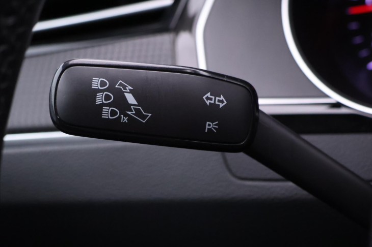 Volkswagen Passat 2,0 TDI 110kW Highline LED CZ