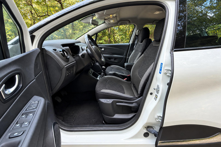 Renault Captur 1,3 TCe 96kW Intens LED Navi