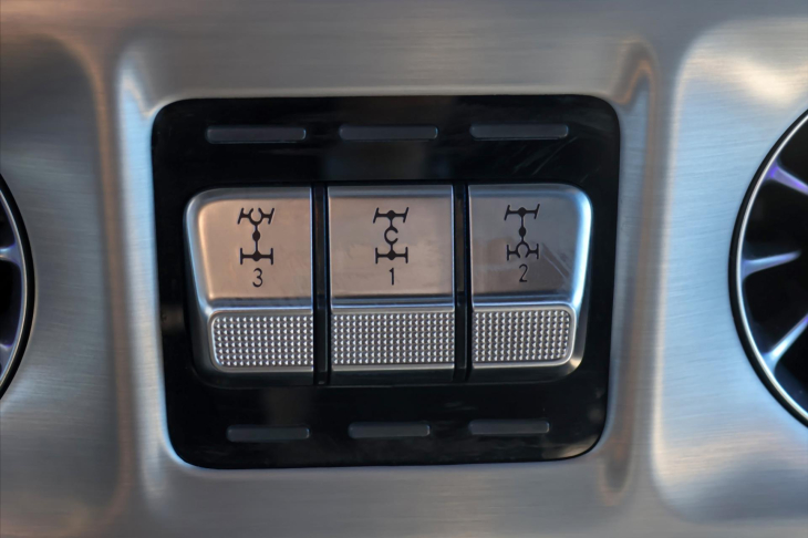 Mercedes-Benz Třídy G 4,0 63AMG 588kW 4x4^2 Brabus