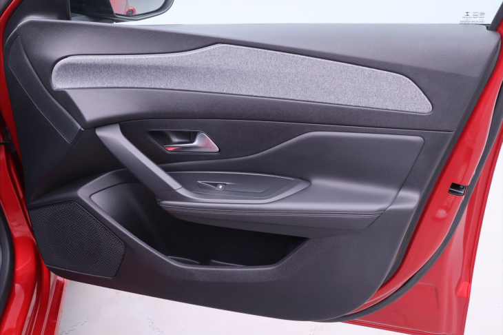 Peugeot 308 1,2 PT 96kW CZ Allure LED DPH