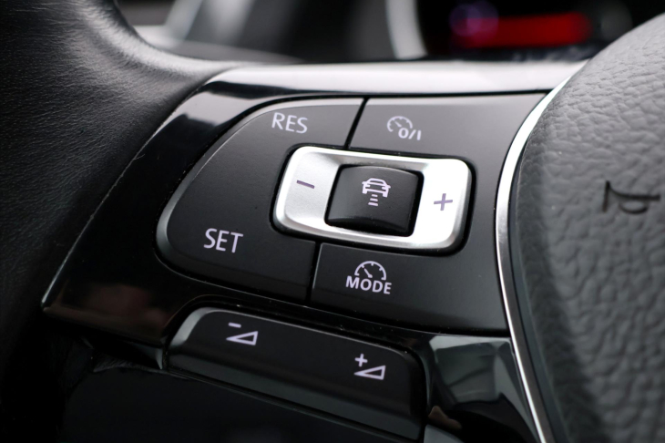 Volkswagen Tiguan 2,0 TDI Comfortline ACC Serv.k