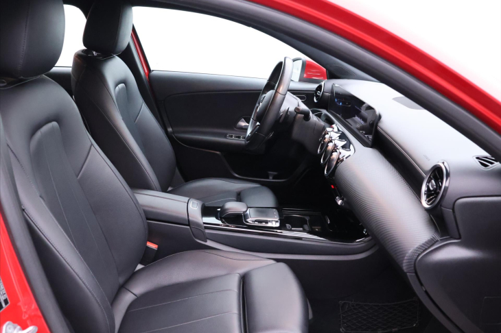 Mercedes-Benz Třídy A 1,5 180d CZ