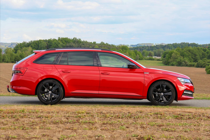 Škoda Superb 2,0 TDI DSG Sportline LED DPH