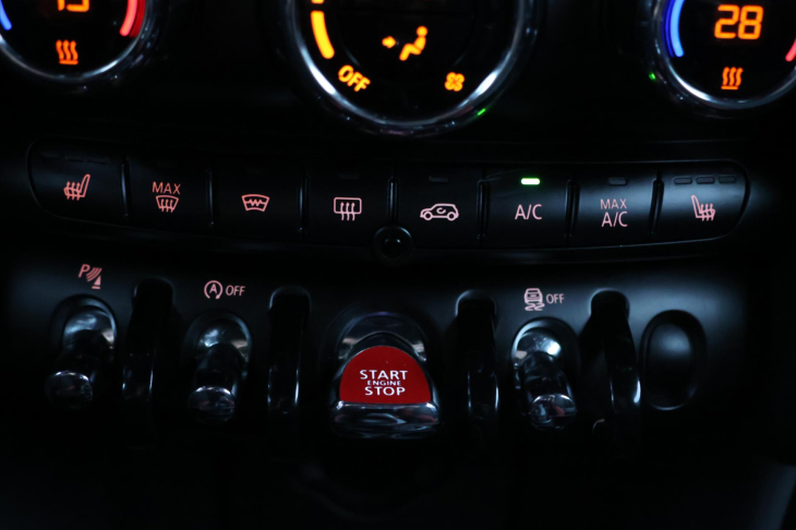 Mini One 1,5 i 75kW JCW Kůže 1.Maj.