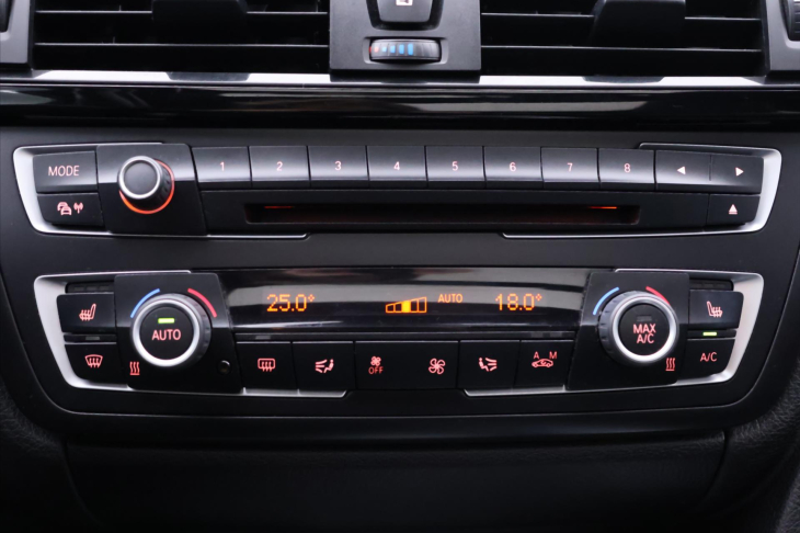 BMW Řada 3 3.0 330d xDrive 190kW Touring