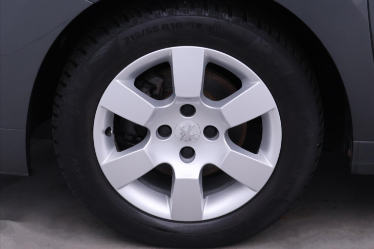 Peugeot 5008 1,6 i 88kW Panorama Aut.klima