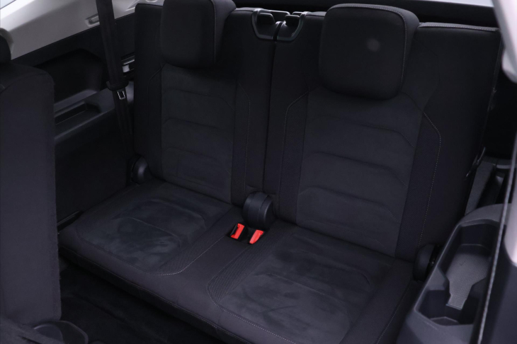 Volkswagen Tiguan Allspace 2,0 TDI DSG Highline 7Míst DPH