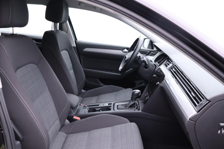 Volkswagen Passat 2,0 TDI 140kW DSG Business LED