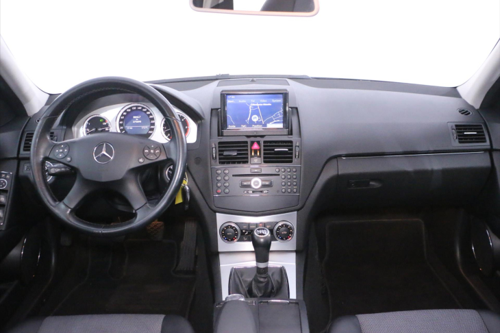Mercedes-Benz Třídy C 3,0 320 CDI 165kW Aut.klima Navi