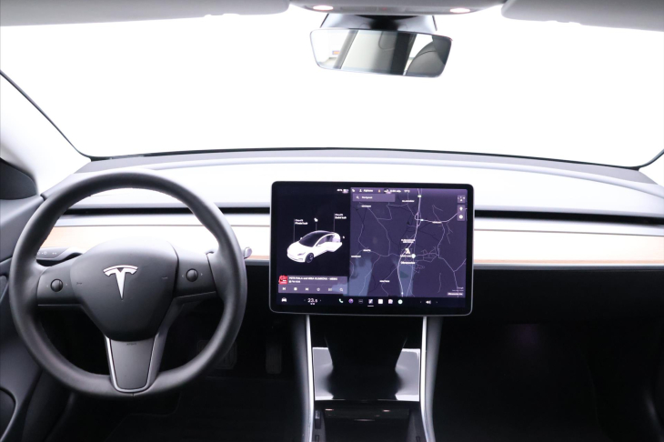 Tesla Model 3 Long Range AWD tažné DPH