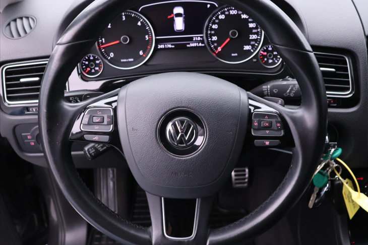 Volkswagen Touareg 3,0 TDI 150kW V6 Kam. Klim. CZ