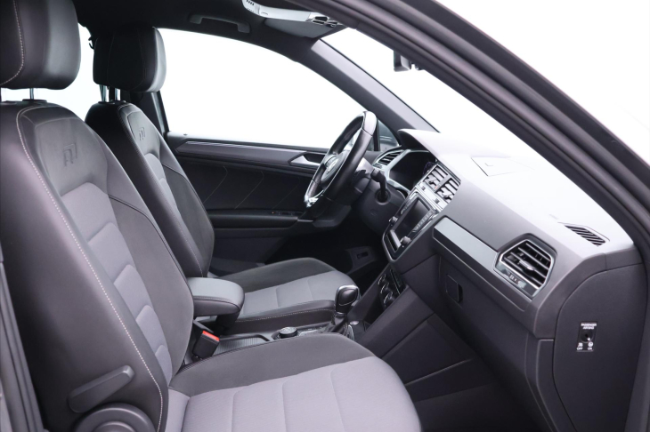 Volkswagen Tiguan 2,0 TDI 140kW DSG R-LINE 4M CZ