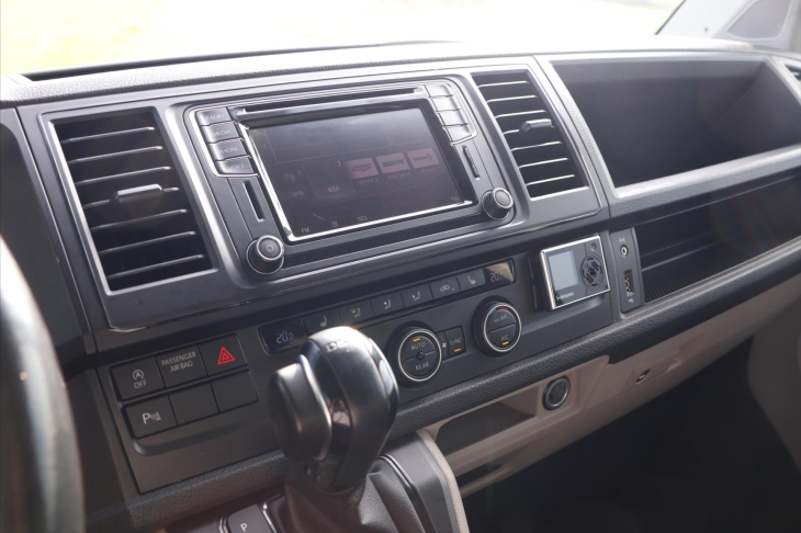 Volkswagen Caravelle 2,0 TDI 150kW DSG 8Míst Comfort