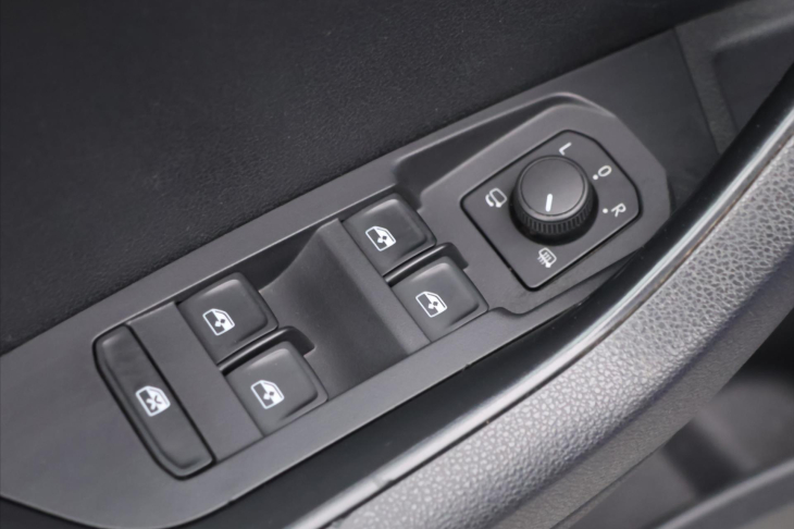 Škoda Karoq 2,0 TDI 110kW Ambition 4x4 DSG