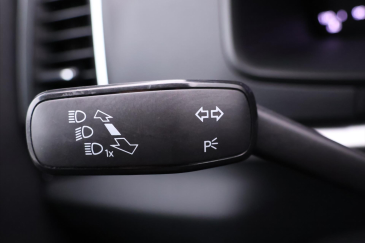 Škoda Karoq 2,0 TDI DSG Ambition DPH