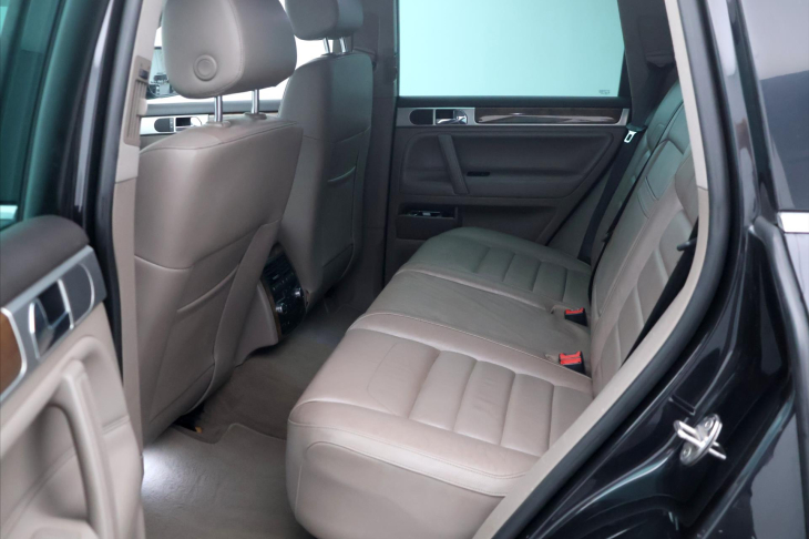 Volkswagen Touareg 3,0 TDI V6 176kW Tiptronic CZ