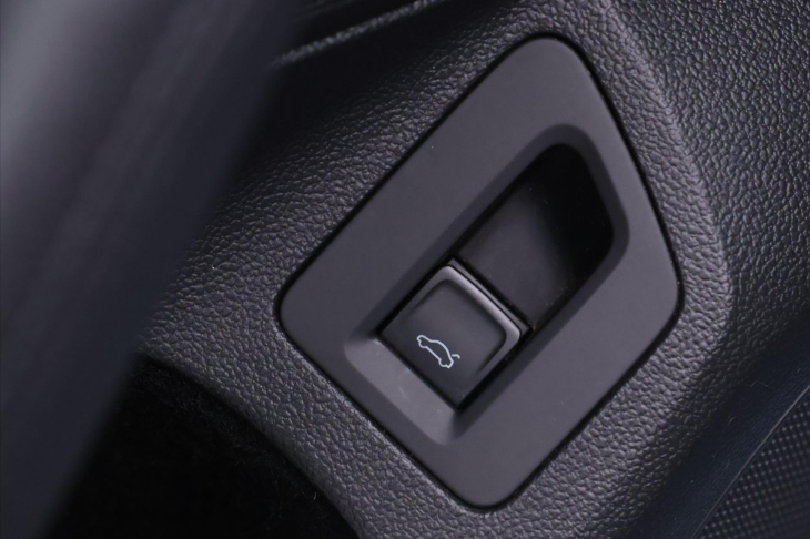 Volkswagen Passat 2,0 TDI 110kW Highline LED CZ